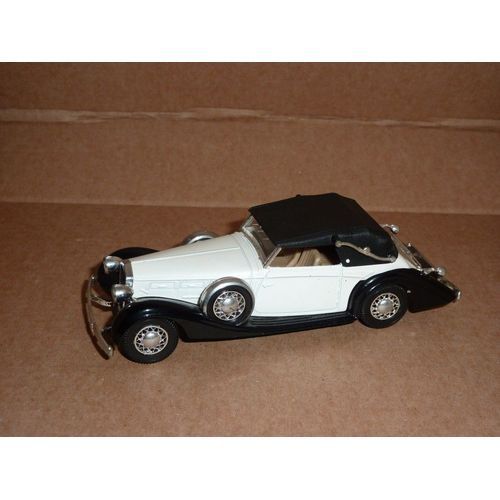 [175] Miniature 1/43ème : Delage D8-120 - Couleur Blanc, Capotte + Ailes Noires  - Marque : Solido-Solido