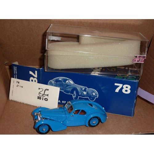 [182] Miniature 1/43ème : Bugatti T57 - Couleur Bleu - Marque : Rio-Rio