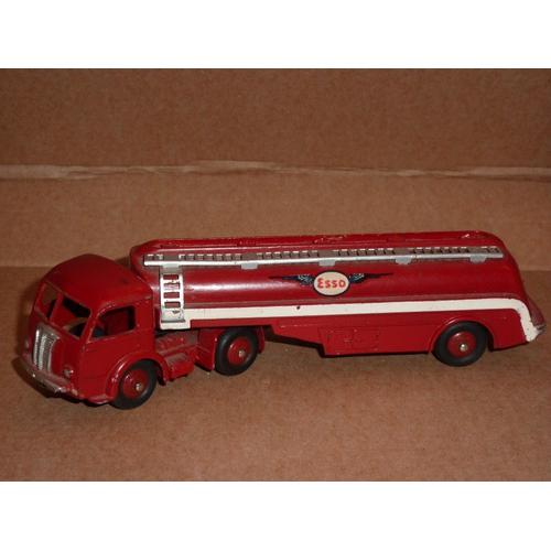 [156] Miniature 1/60 Ème : Panhard Tracteur  Titan 32c - Couleur Rouge Esso Citerne - Marque : Dinky Toys-Dinky Toys