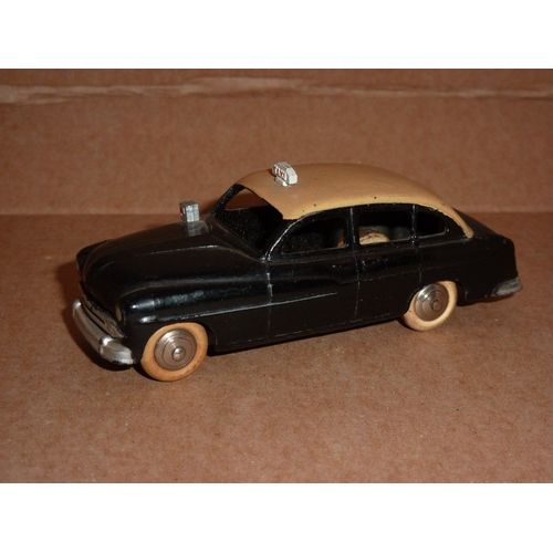 [138] Miniature 1/43ème : Ford Vedette - Couleur Noir Toit Crème - Marque : Dinky Toys-Dinky Toys