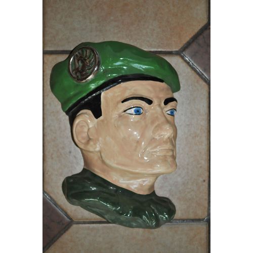 Ceramique-Tete-De-Militaire-Beret-Vert-Avec-Insigne-Ceramic-Head-Military-Beret     Ceramique-Tete-De-Militaire-Beret-Vert-Avec-Insigne-Ceramic-Head-Military-Bere