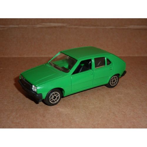 [36] Miniature 1/43ème : Renault R14 - Couleur Vert - Marque : Solido-Solido