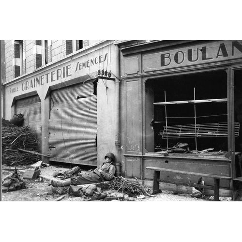 Ww2 - Sommeil Dans Les Ruines De Marigny Le 28 Juillet 1944