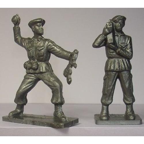 2 Soldats Parachutistes Avec Radio Et Grenade Monochromes Même Type Que Starlux Format 1/32