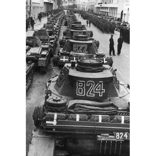 Ww2 - Chars Allemands À Tunis En 1943