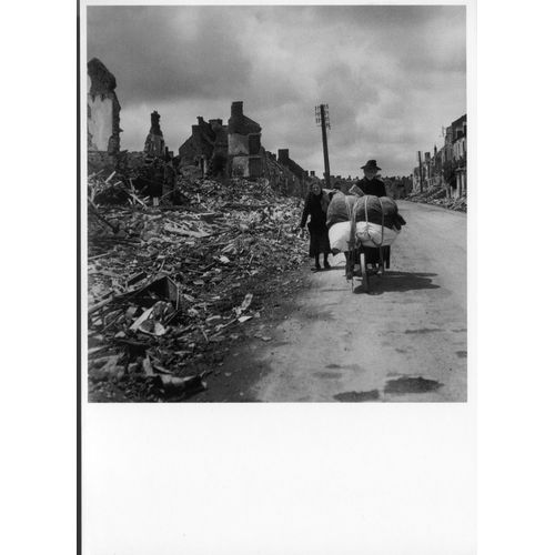 Ww2 - Des Civils De Retour Après Les Combats - Pont L'abbé 15 Juin 1944