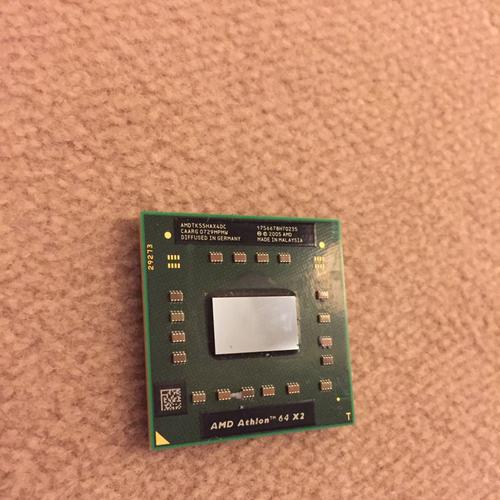 Processeur - AMD Athlon 64 X2 TK-55 / 1800 MHz -  Cache L2 512 Ko  - Socket S1