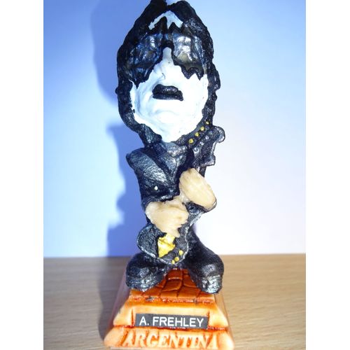 Ace Frehley (Kiss) Petite Statuette Caricaturale En Resine 3x7.5 Cm Made In Argentina
