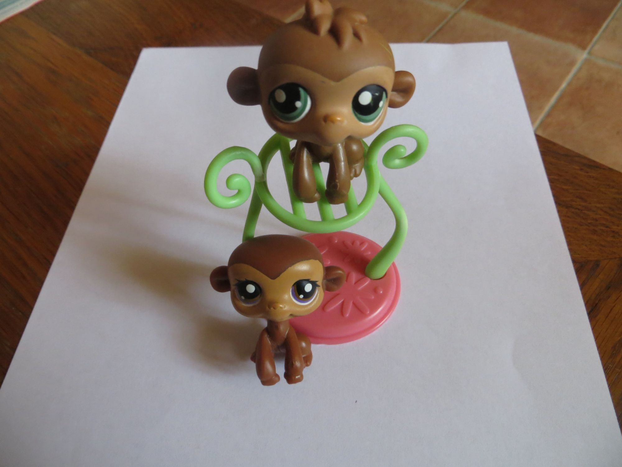 Littlest Petshop Hasbro - 90807 Poupée - Le Club de détente + écureuil et  Singe