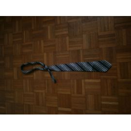Cravate Grise Noire Blanche Marque Devred