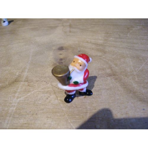 Feve Plastique    Père Noel Cadeaux 