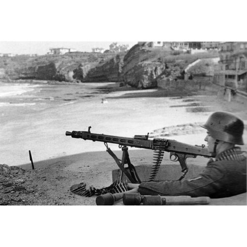 Ww2 - Mitrailleuse Allemande En Surveillance Sur La Côte Française