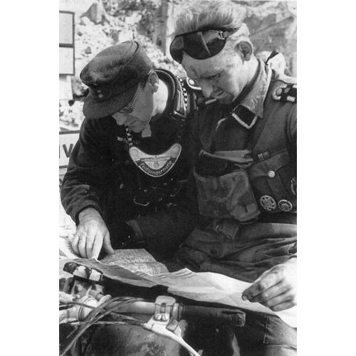 Ww2 - Motocycliste Et Feldgendarm Allemands