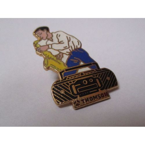 Pin's Hifi Thomson / Saxophoniste (Egf Signé A. B.)