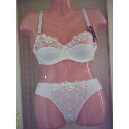 Ensemble Lingerie Soutien Gorge & Culotte: En Blanc: Marque : Zexy Nice