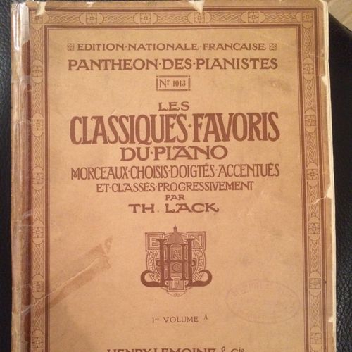 Les Classiques Favoris Du Piano - 1° Volume A : Melodie + Bernoise + Sonatine En Sol Majeur + Rondo + Romance + Bagatelle + Ronde + Sonatine En Fa Majeur + Ecossaise + Rondino + Marche ...