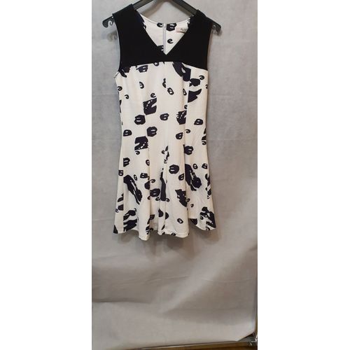 Robe Blanche Manches Courtes Femme For Her Paris Taille Xl