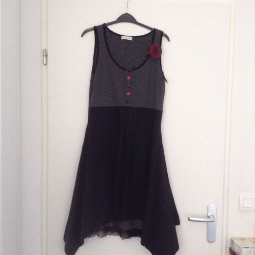 Robe Noire Cache-Cache