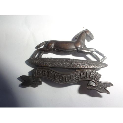  Insigne Béret Ww1 The Prince Of Wales's Own (West Yorkshire Regiment)
