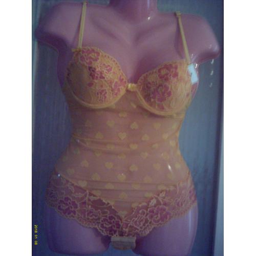 Body String Sexy; Jaune & Fuchsia,T: 44/100. Marque: Yes Miss 