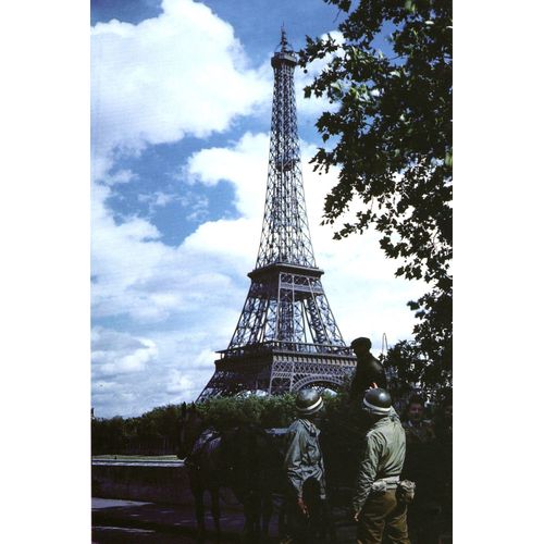 Ww2 - Photo - La Police Militaire Américaine À La Tour Eiffel Fin 1944