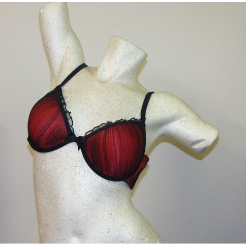 Soutien Gorge Sexy Rouge Et Noir Dentelles Taille 95 C Rembourré Et Armatures.