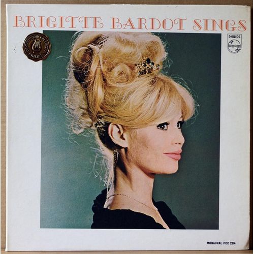 Brigitte Bardot Sings