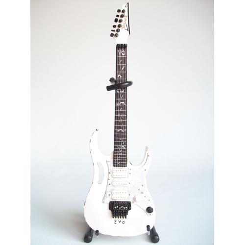 Guitare Miniature Axe Heaven Ibanez Steve Vai Evo En Version Relic