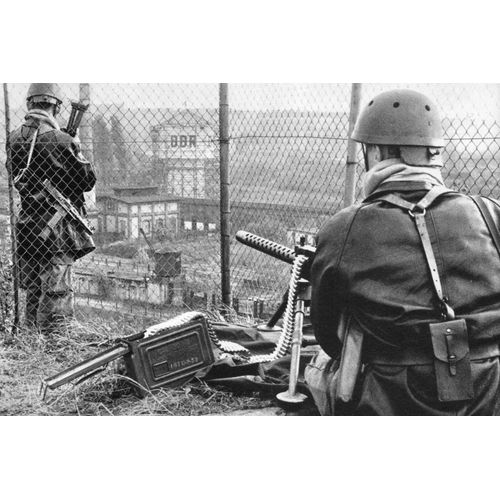 Militaria - Surveillance D'un Dépôt Ferroviaire De Berlin-Est Par Les Militaires Français En 1961