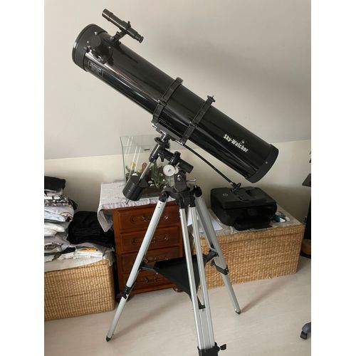 Télescope SkyWatcher Newton 130/900 équatoriale EQ2 motorisée en AD