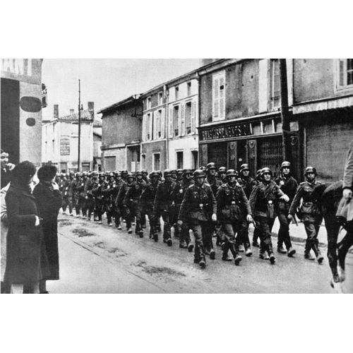 Ww2 - Photo - Entrée De La Wehrmacht À Suippes En 1940