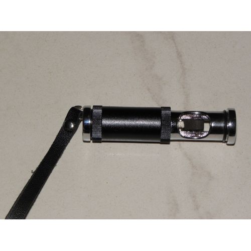 Briquet Tempete A Petrole - Rond Argent Et Noir