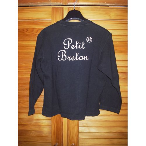 Polo Manches Longues Fantaisie Sérigraphie " Petit Breton 29 " À L'arrière De Marque Momo Lehomard ( Brest France ),Decouleur Noire ,Taille 10 Ans ,100% Coton ,Logo Marque Brodé Sur La Poitrine .