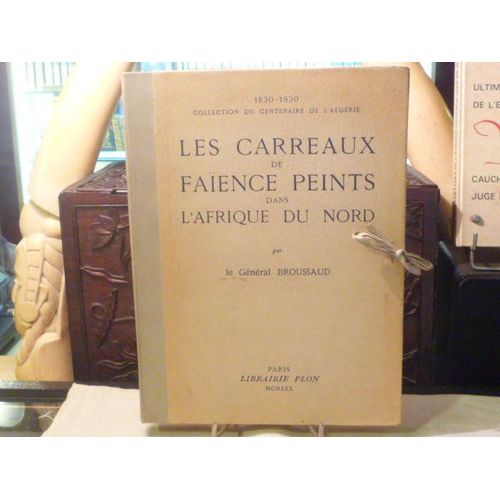 Les Carreaux De Faïence Peints Dans L'af