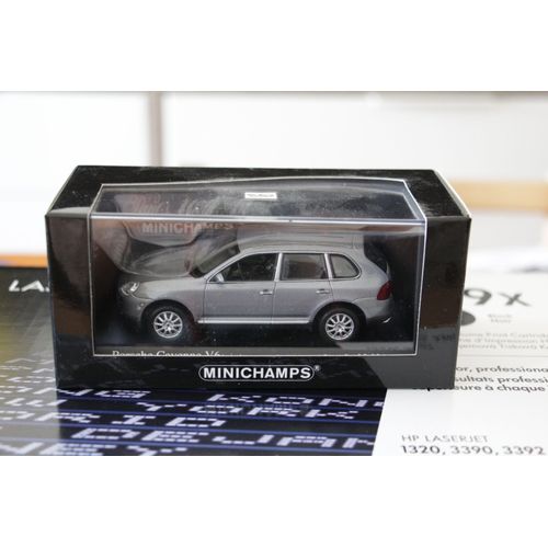 Minichamps Paul Models Art Porsche Cayenne V6-Minichamps