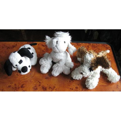 Trois Peluches Souples De Chiens Différents : Un Dalmatien + 1 Caniche Blanc + 1 Blanc Et Marron - Peluches Anglaises Keel Toys