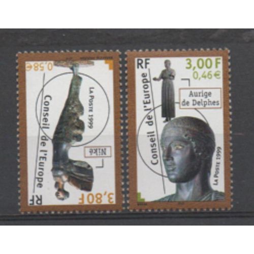 France 1999: Série De 2 Timbres De Service Pour Le Conseil De L'europe N° 120 Et 121.