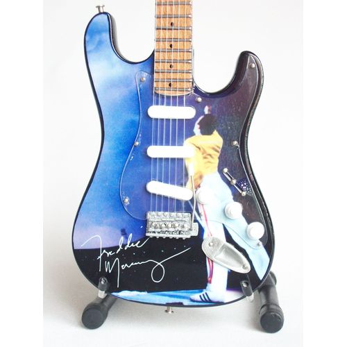 Guitare Miniature De Style Stratocaster Freddie Mercury Queen À Wembley 1986