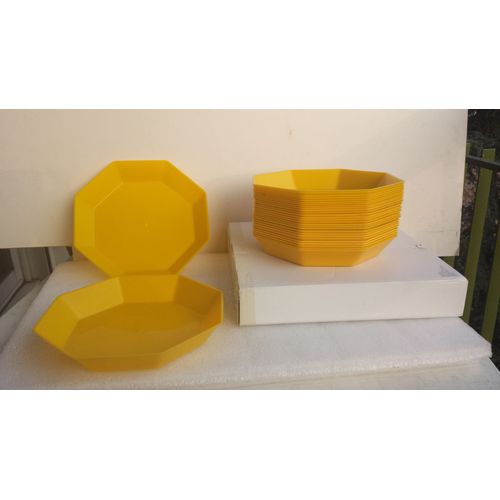 10 Coupelles Octogonales Plastiques Jaunes