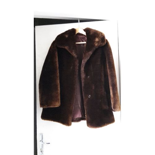 Veste Fourrure Courte Remack En Mouton Doré Taille Petit S