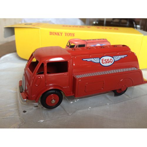 Dinky Toys Atlas   Ford Citerne  "Esso"   2013-Mattel
