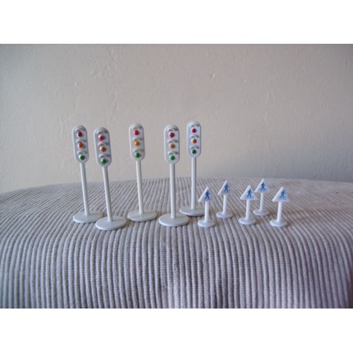 Lot De 5 Panneaux Passage Pieton Et 5 Feux Tricolores      Ho     1/87-Grell