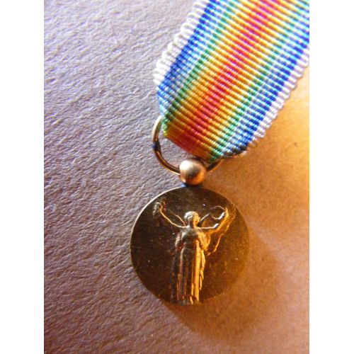 Miniature De Médaille Réf : D36
