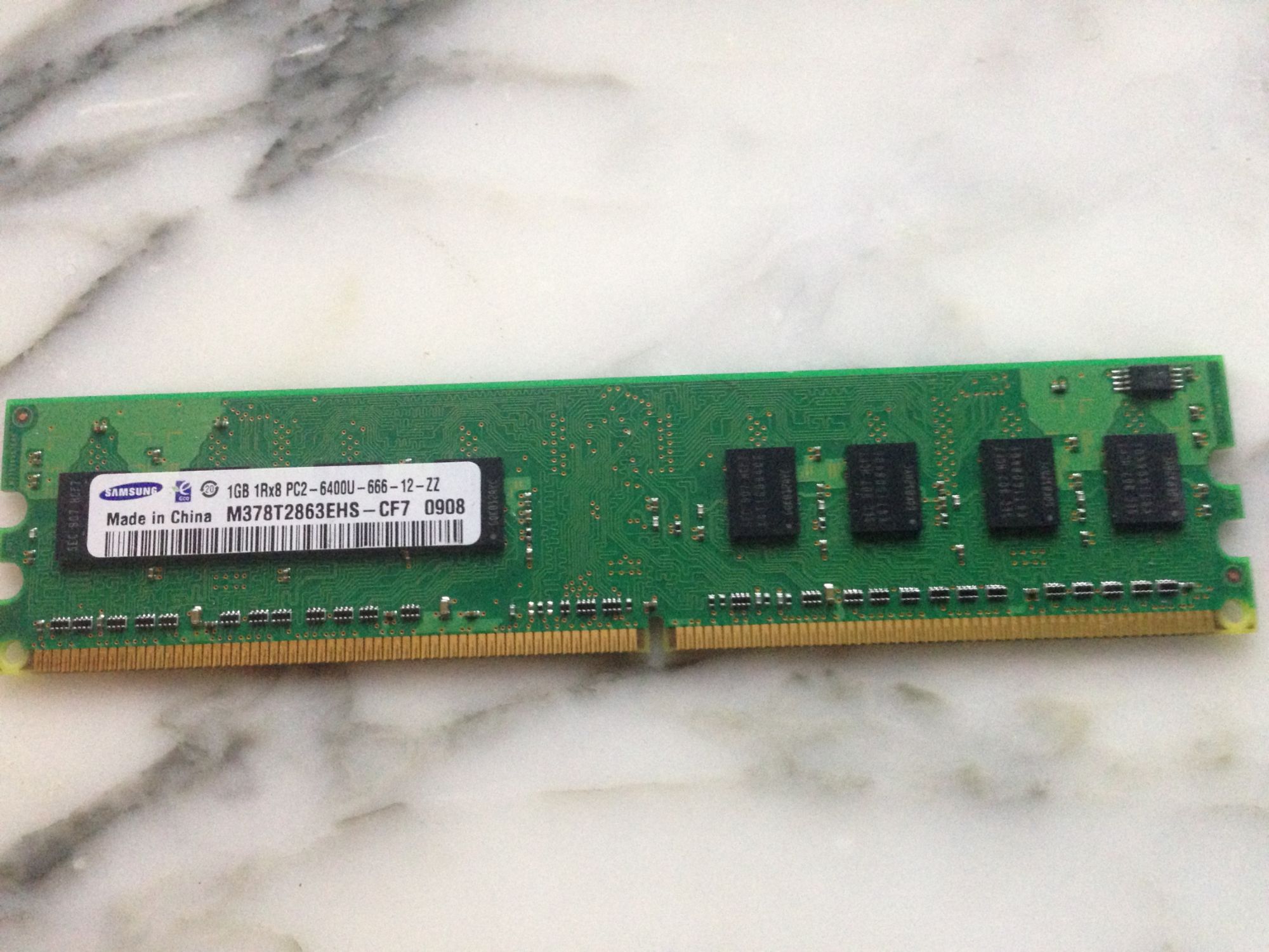 SAMSUNG 1GB 1RX8 PC2-6400U-666-12-ZZ