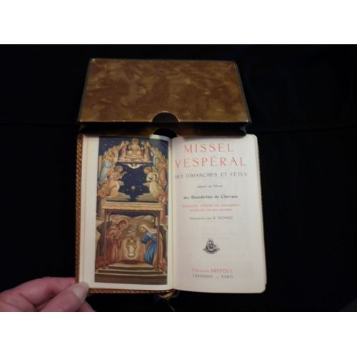 Missel-Vesperal Illustre Des Dimanches Et Fetes N°271 De 1958
