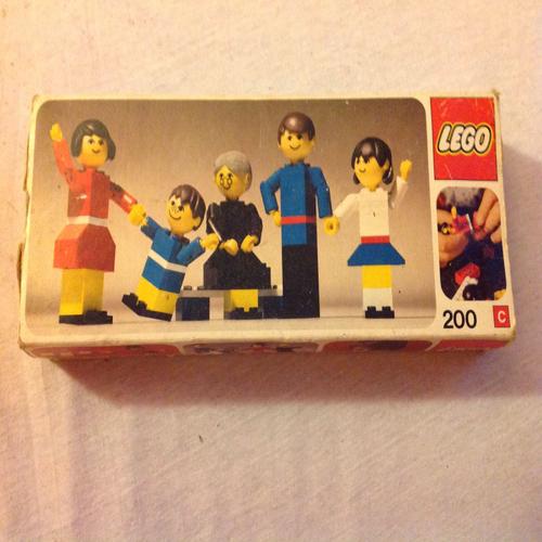 LEGO PERSONNAGES - 200 // BOITE