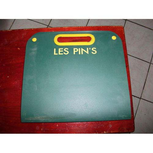 Chemise De Rangement De Pin's