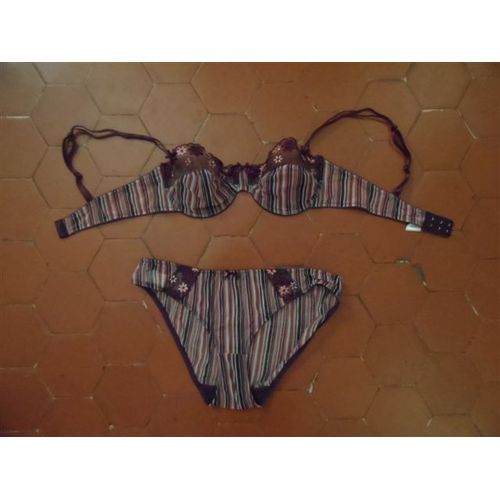 Ensemble Soutien-Gorge + Slip Tulle Brodé Et Voile Rayé Rose Et Bordeaux Tissel