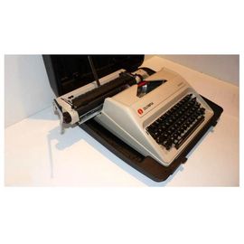 OCCASION MACHINE A ECRIRE OLYMPIA STANDARD année 1988 