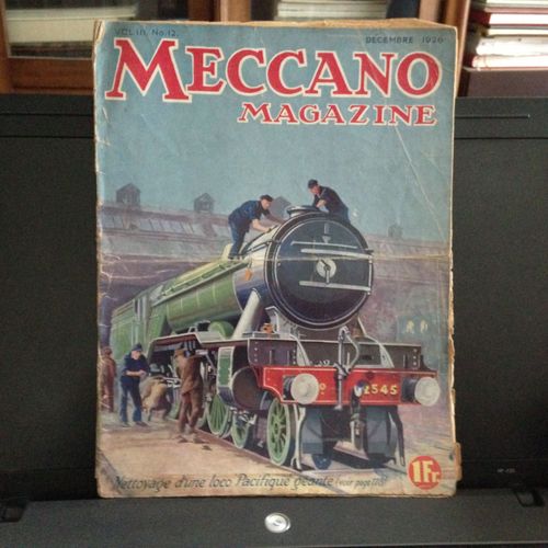 Meccano Magazine  12 Vol 3 Décembre 1929 "Nettoyage D'une Loco Pacifique Géante (Trains A Vapeur)